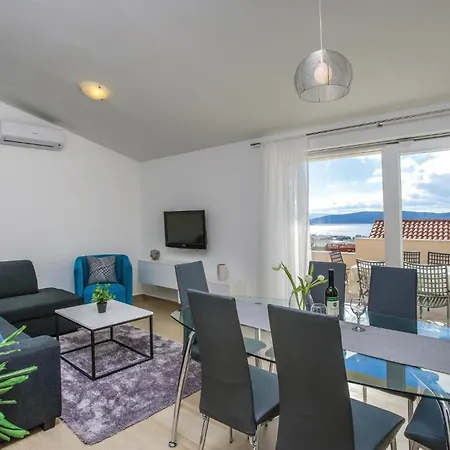 Apartment Stunning In Kastel Gomilica With Wifi Kastela