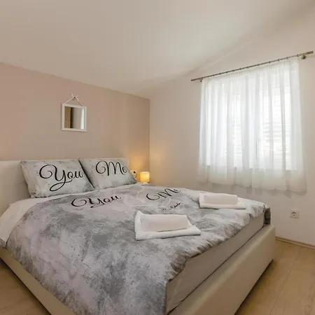 Two-bedroom In Kastel Gomilica